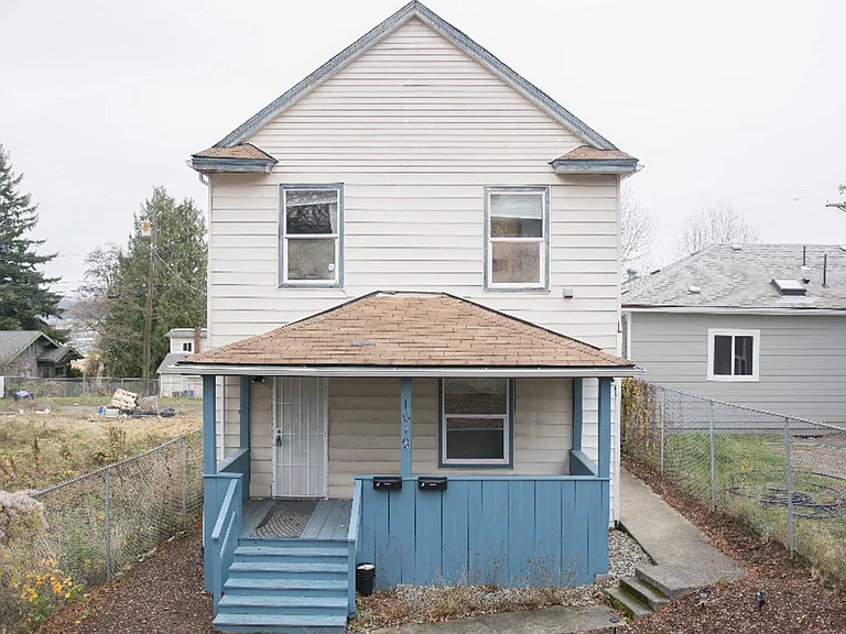 1619 Yakima Ave S — Photo 1