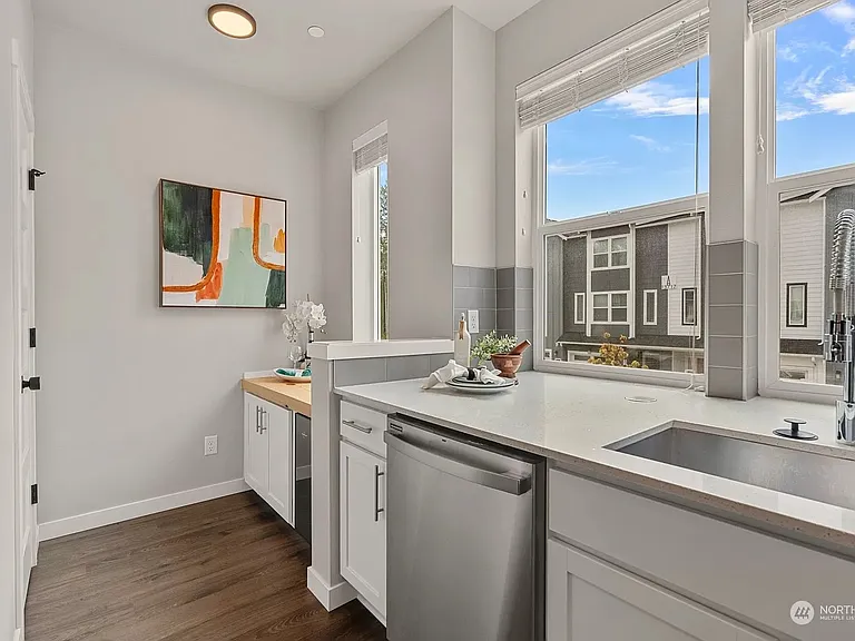 13717 Admiralty Way #E4 — Photo 15