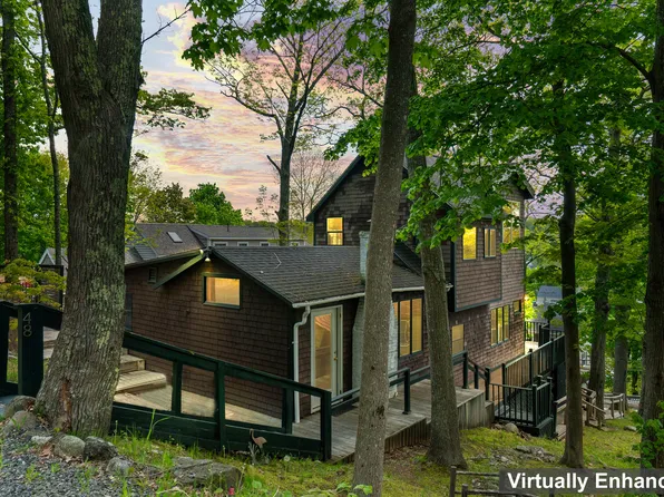 48 Oak Street, Boothbay Harbor, ME 04538