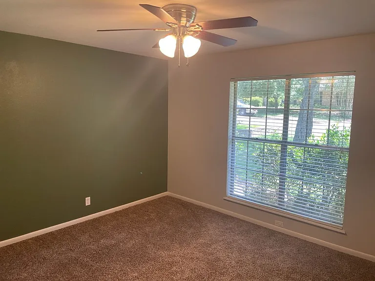 817 Spring Creek Dr — Photo 19