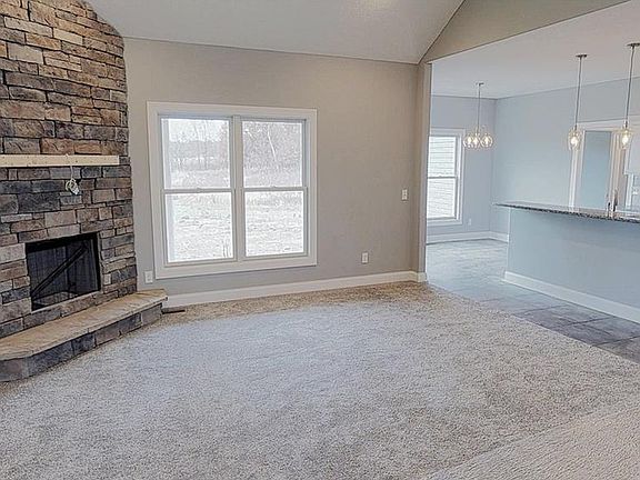 3rd image of 599 Berklee Dr