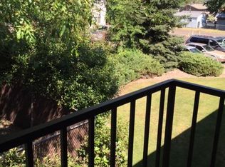 586 Van Wey Cir APT 4, Eagle Point, OR 97524