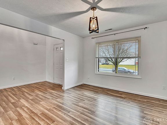4th image of 139 Gibraltar Dr