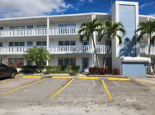 104 Wellington Dr E #M, West Palm Beach, FL 33417