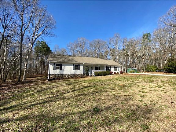 4th image of 115 Creekside Way