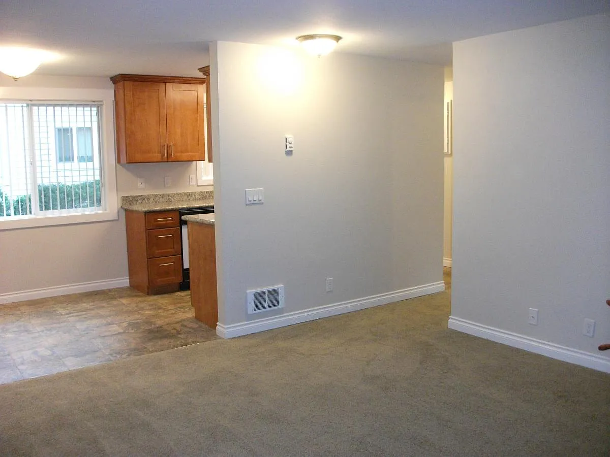 2 bed, 880 sqft, $1,995 — Photo 3