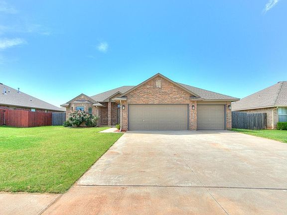 2nd image of 609 N White Tail Way