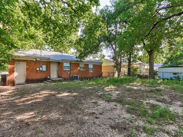 4172 NW 23rd St — Photo 26