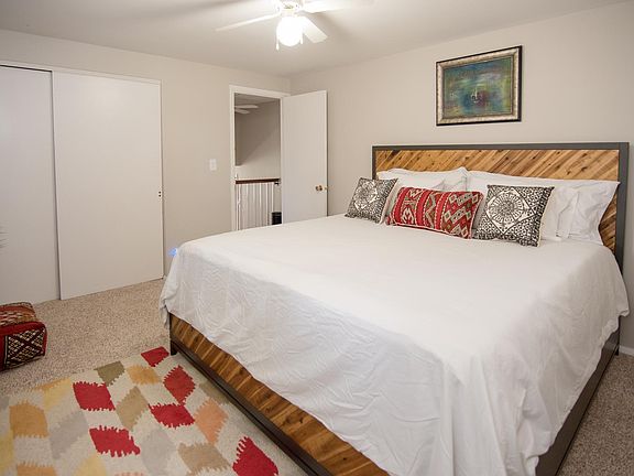 Bedroom with King size bed