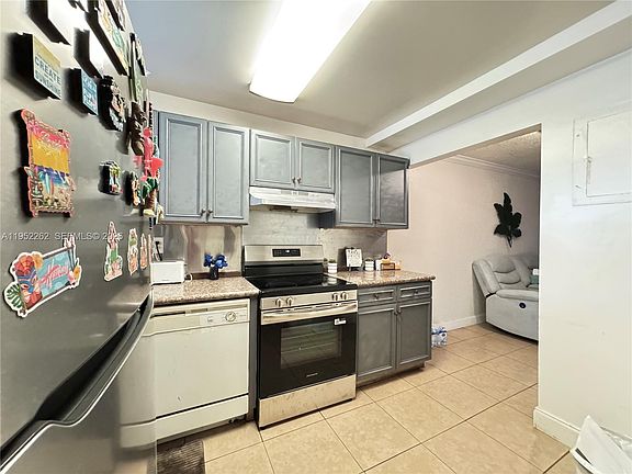 4th image of 8515 Sunrise Lakes Blvd APT 112