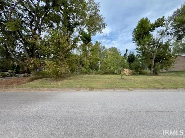 2122 Union Dr, Newburgh, IN 47630