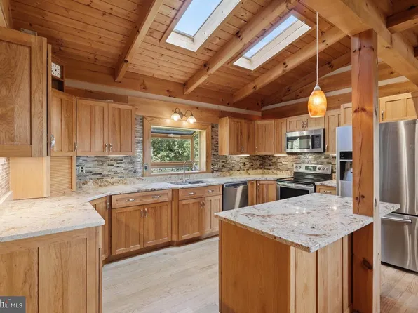 2512 Scravel Rd, Myersville, MD 21773