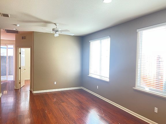 5th image of 1064 Manza Cir