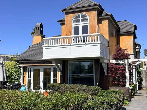 33 Rockview Dr, Santa Cruz, CA 95062