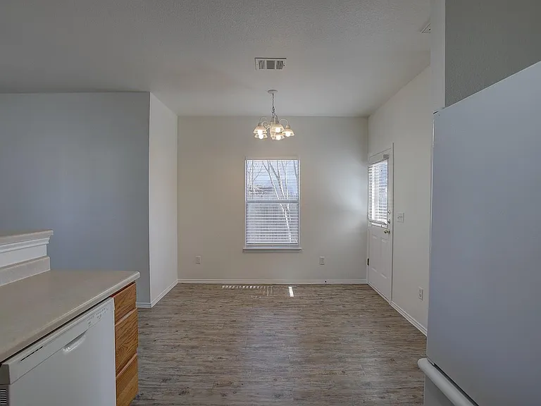 1102 E 3rd St — Photo 11
