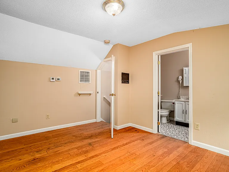 23 Golden Oaks Dr — Photo 26
