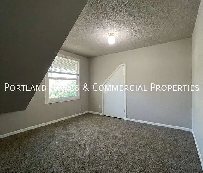 2456 NW Vaughn St #4 — Photo 8