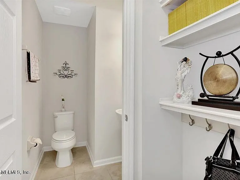511 Richmond Dr — Photo 7