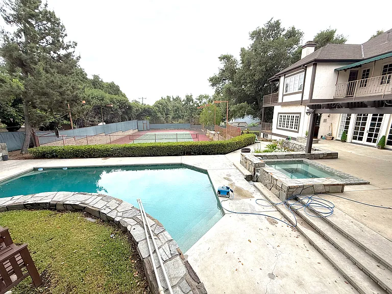 533 E Sierra Madre Ave — Photo 38