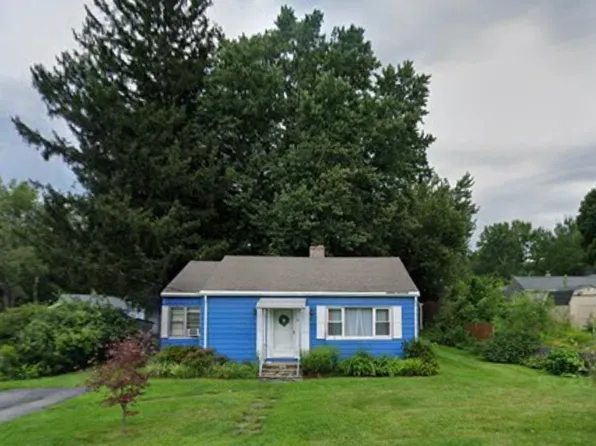 10 Mayflower Cir, Holden, MA 01520
