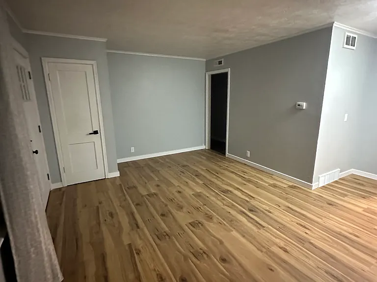 2916 S Summit Ave — Photo 18