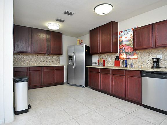 3rd image of 16330 Royal Mile Ln