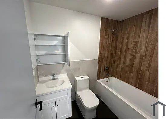 Studio, 600 sqft, $2,646 — Photo 3