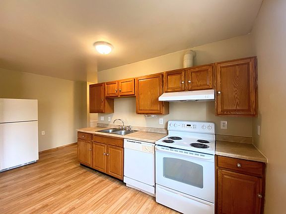 4th image of 1424 Earnest S Brazill St APT B