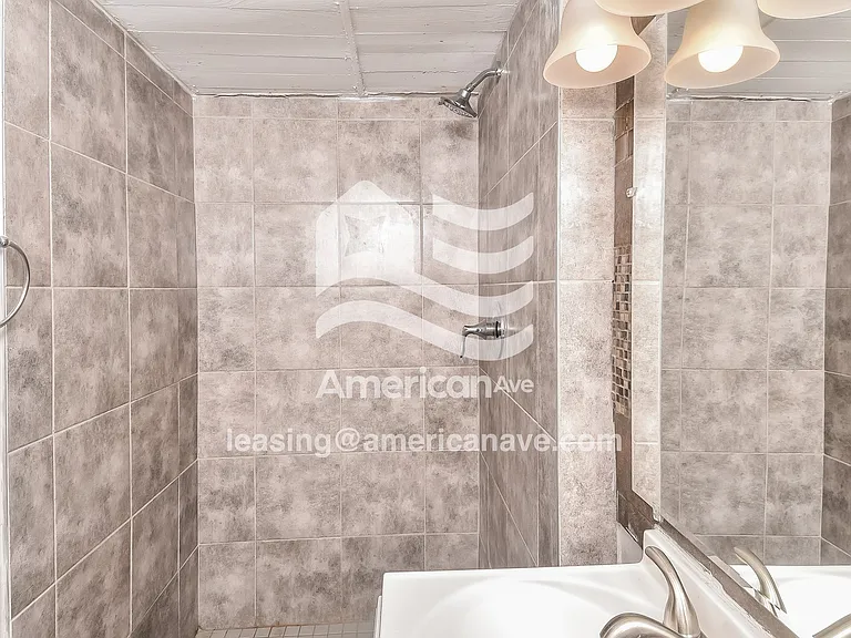 719228_007_wm_-_main_bathroom_13443945.jpg