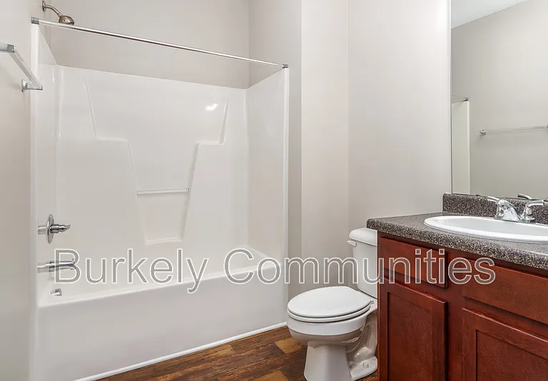 104 Thornton Ct #E — Photo 35