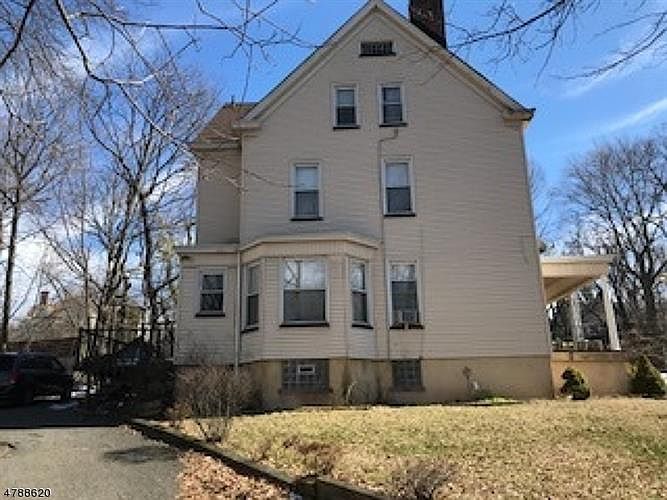 2nd image of 435 Lawn Ridge Rd