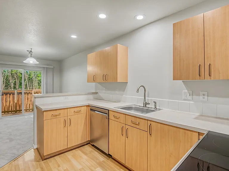 4857 SW 141st Ave — Photo 5