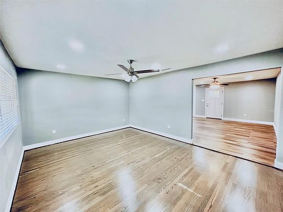 3rd image of 13215 Hollypark Dr