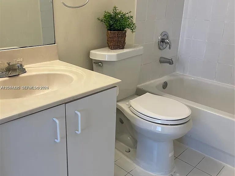 15400 SW 134th Pl #404 — Photo 5
