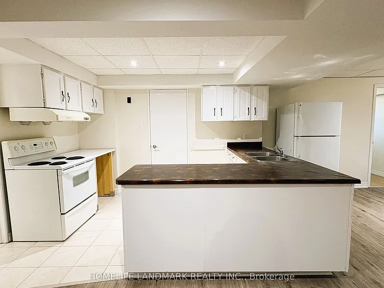 171 Greenfield Ave #BASEMENT — Photo 11