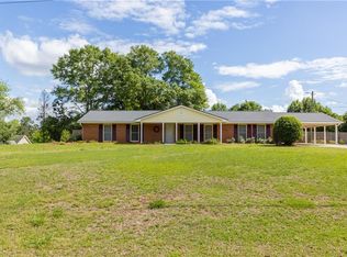 675 Mountain View Dr, Thomaston, GA 30286