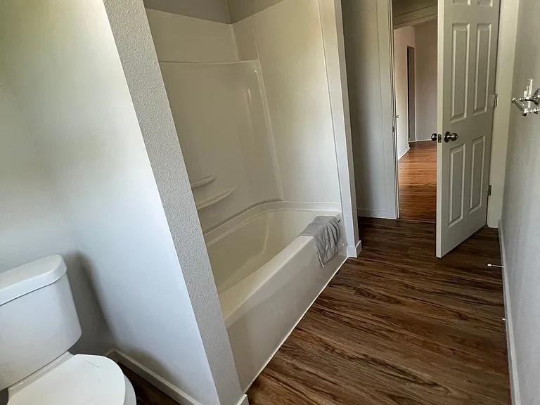 554 SW Jefferson Ave #5 — Photo 8