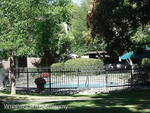 3rd image of 871 Woodside Ln E