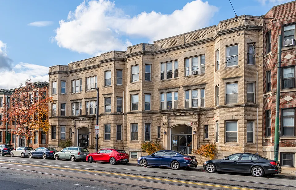 881 Huntington Ave.