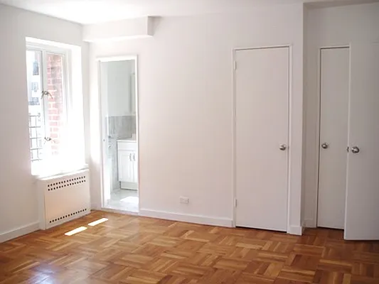 Rented by City Connections Realty | media 4