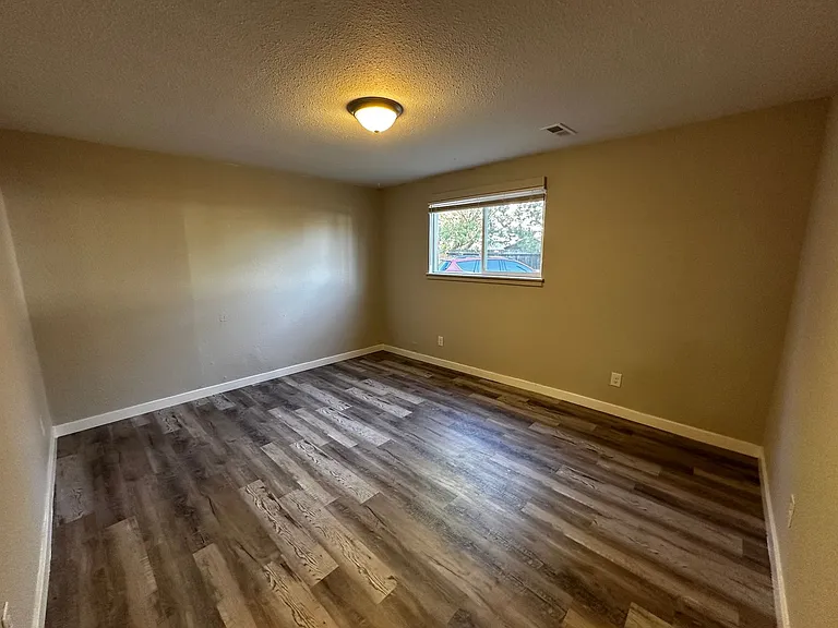 311 University Dr. — Photo 8