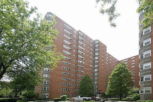1st image of 4950 N Marine Dr #F11