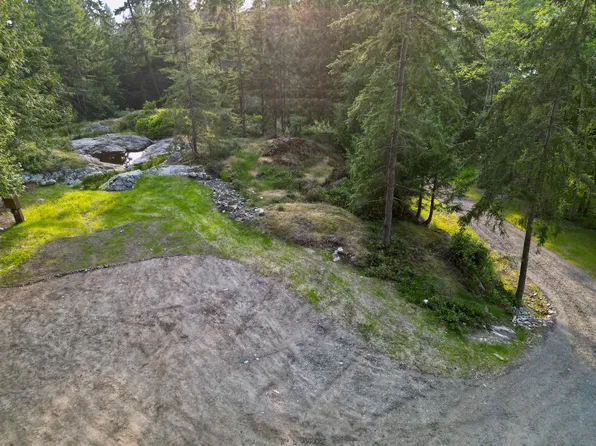 831 Windjammer Rd, Bowen Island, BC V0N 1G2