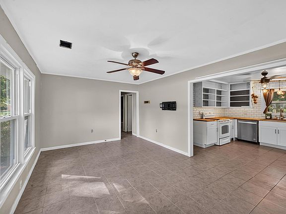 3rd image of 116 Taylor St