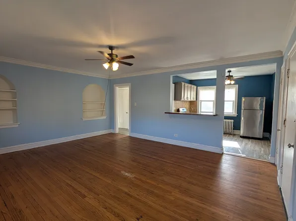 7416 N Rogers Ave #3S, Chicago, IL 60626