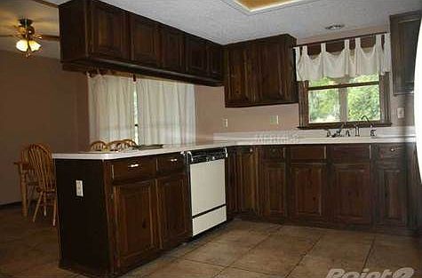 4th image of 3553 E Lake Dr