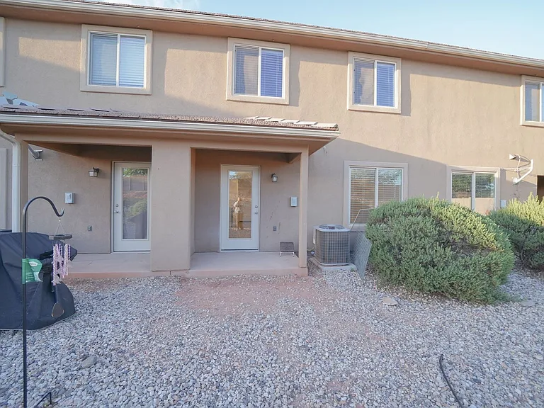 1000 E Bluffview Dr #115 — Photo 15
