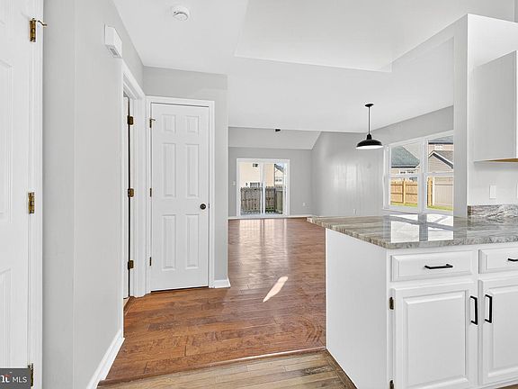 5th image of 87 Wild Cherry Ln