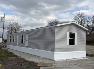 32 Westwood Ave #32, Pontiac, IL 61764