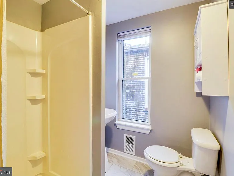 1309 Light St — Photo 21